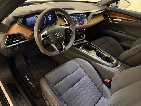 Used 2023 Audi e-tron GT Premium Plus AWD/4WD image 4