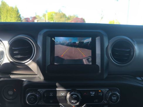 Used 2022 Jeep Gladiator Sport AWD/4WD image 22