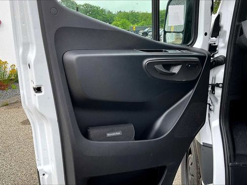 New 2025 Mercedes-Benz Sprinter 2500 image 12