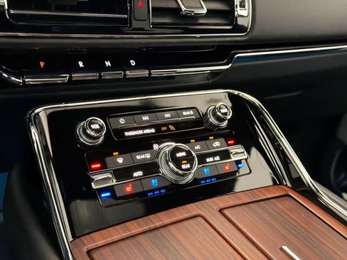 Used 2023 Lincoln Navigator Reserve AWD/4WD image 29