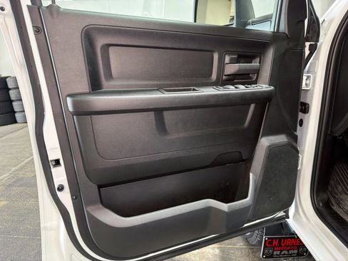 Used 2024 RAM 3500 Tradesman w/ Chrome Appearance Group AWD/4WD image 17