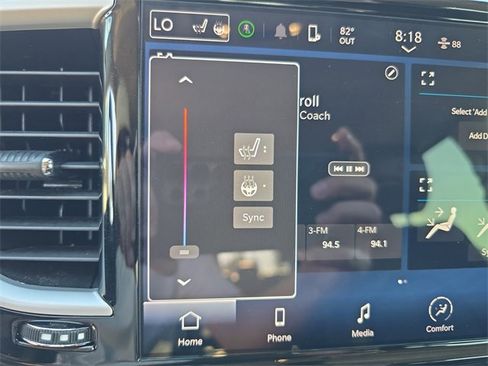 Certified 2024 Chrysler Pacifica Touring-L image 19