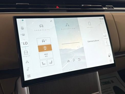 New 2026 Land Rover Range Rover SE image 30