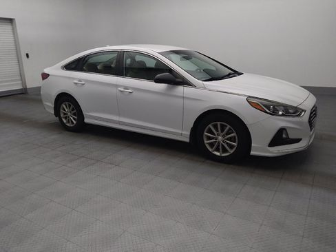 Used 2019 Hyundai Sonata SE w/ Cargo Package FWD image 11