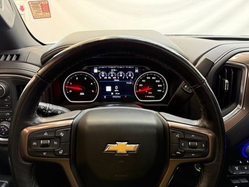 Used 2022 Chevrolet Silverado 3500 High Country w/ Technology Package image 13