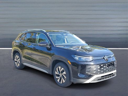 New 2026 Volkswagen Tiguan S image 2