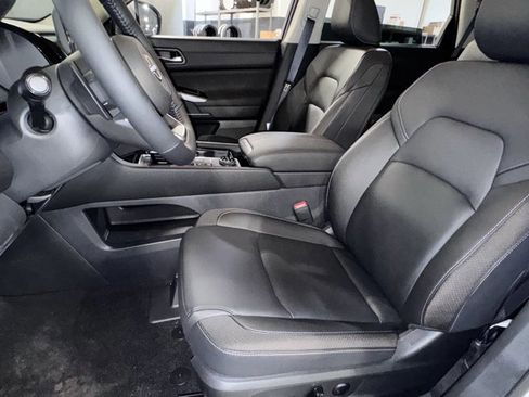 New 2025 Nissan Pathfinder SL image 22