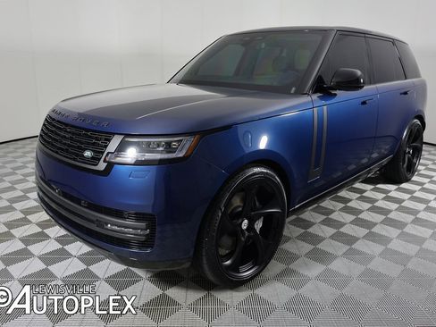 Used 2025 Land Rover Range Rover SE image 12