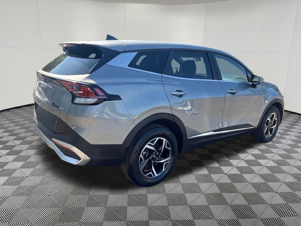 Used 2023 Kia Sportage LX AWD/4WD image 6
