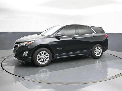 Used 2020 Chevrolet Equinox LT FWD image 2