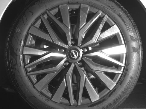 Used 2025 Nissan Altima 2.5 SV FWD image 12