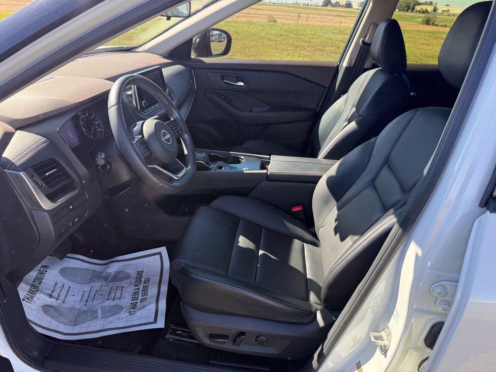 Certified 2023 Nissan Rogue SV w/ SV Premium B Package FWD image 9
