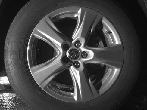Used 2025 Toyota Highlander LE FWD image 15