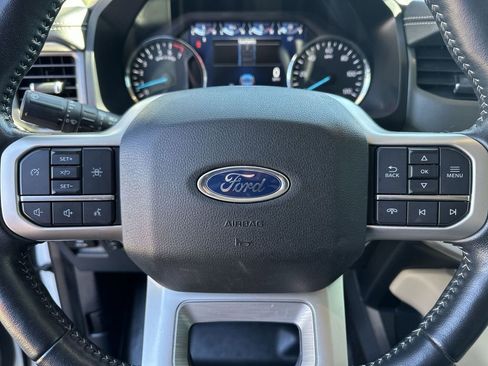 Used 2022 Ford Expedition XLT image 21