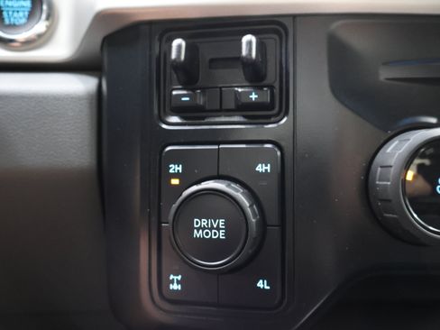 Used 2024 Ford F250 XLT w/ XLT Premium Package AWD/4WD image 39