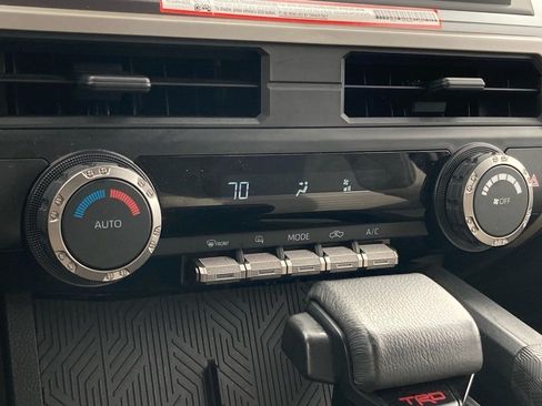 Certified 2025 Toyota Tacoma TRD Off-Road image 20