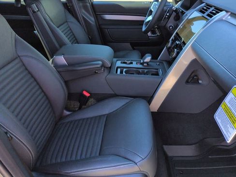 New 2026 Land Rover Discovery Limited Edition image 23