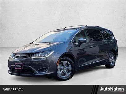 Used 2018 Chrysler Pacifica Limited w/ Advanced Safetytec Group