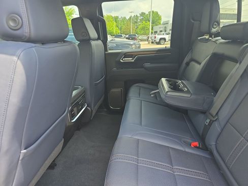 Used 2025 Chevrolet Silverado 2500 High Country w/ Technology Package AWD/4WD image 16