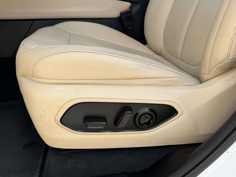 Used 2023 Jeep Grand Cherokee Limited AWD/4WD image 19