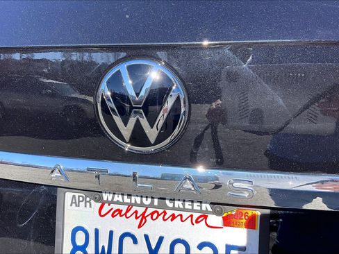 Certified 2021 Volkswagen Atlas SEL R-Line image 7