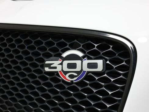 Used 2023 Chrysler 300 C RWD image 16