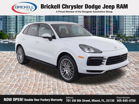 Used 2022 Porsche Cayenne Platinum Edition AWD/4WD image 2