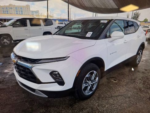 Used 2025 Chevrolet Blazer LT image 1