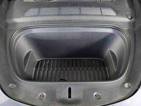 Used 2023 Tesla Model Y Long Range image 40