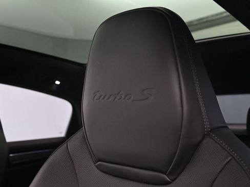 Certified 2022 Porsche Cayenne Turbo S AWD/4WD image 20