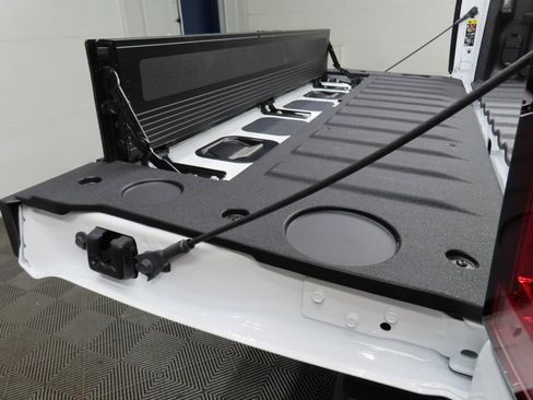 Used 2025 Chevrolet Silverado 2500 ZR2 w/ Technology Package image 47