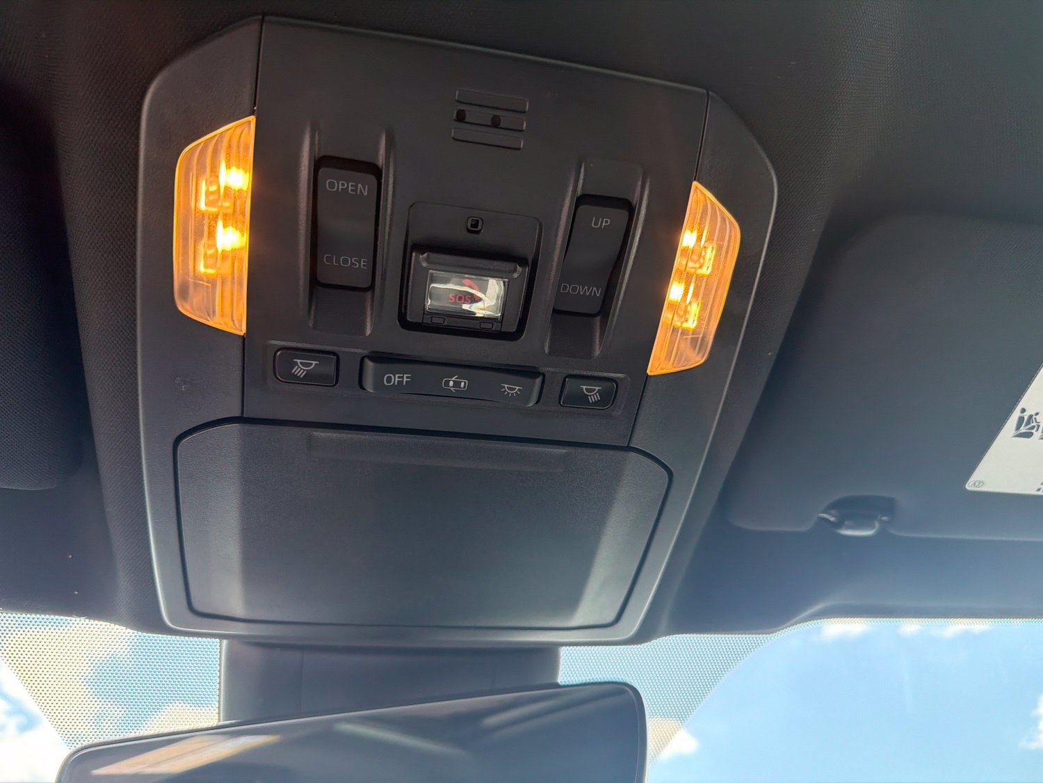 Used 2021 Toyota Highlander XSE FWD image 18