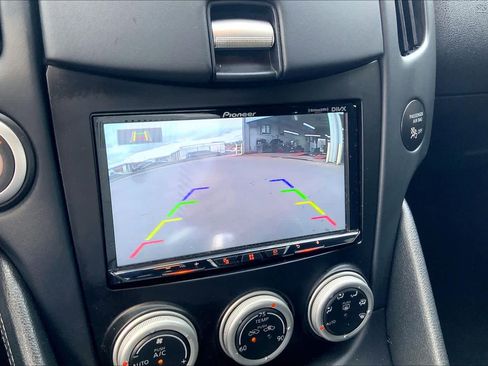 Used 2016 Nissan 370Z Sport image 23