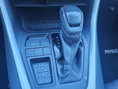 Used 2019 Toyota RAV4 XLE image 39