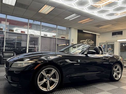 Used 2015 BMW Z4 sDrive28i RWD image 2