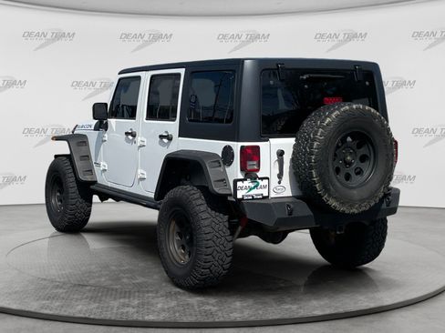 Used 2015 Jeep Wrangler Unlimited Rubicon AWD/4WD image 6