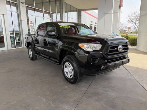 Certified 2020 Toyota Tacoma SR image 3