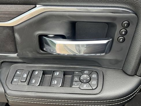 New 2026 RAM 2500 Laramie AWD/4WD image 23