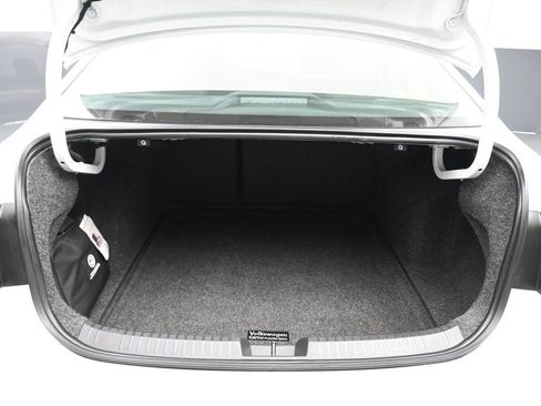 Used 2021 Volkswagen Jetta SEL Premium image 44