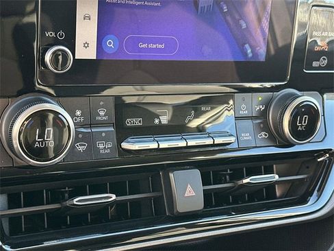 Used 2023 Toyota Highlander LE image 39