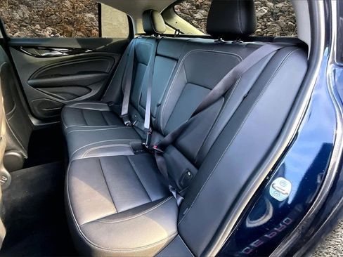 Used 2019 Buick Regal Essence w/ Sights and Sounds Package image 24