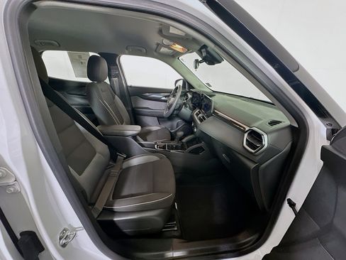 Used 2024 Chevrolet TrailBlazer LS image 32