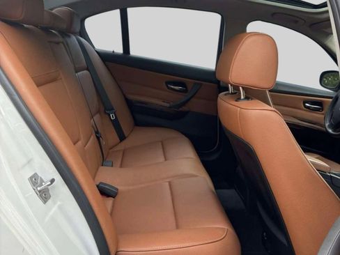 Used 2011 BMW 328i xDrive Sedan AWD/4WD image 6