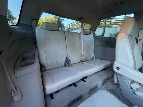 Used 2014 GMC Acadia SLT image 9