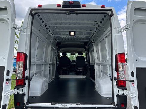 New 2026 RAM ProMaster 2500 w/ Advanced Safety Group FWD image 11