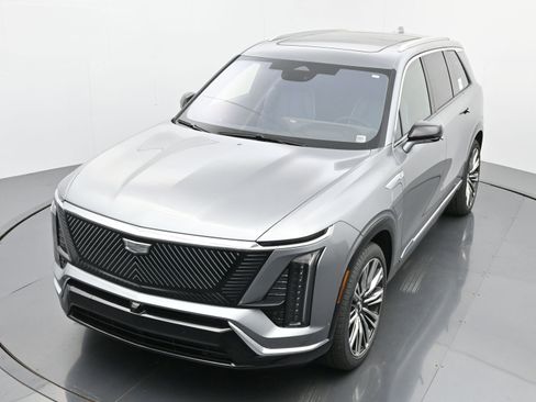 New 2026 Cadillac Vistiq Premium Luxury w/ LPO, Floor Liner Package image 23