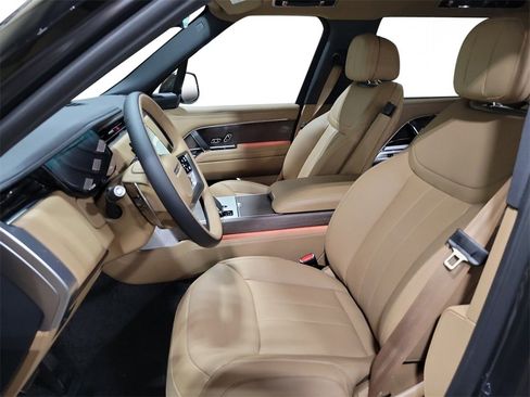 New 2025 Land Rover Range Rover Long Wheelbase SE image 13