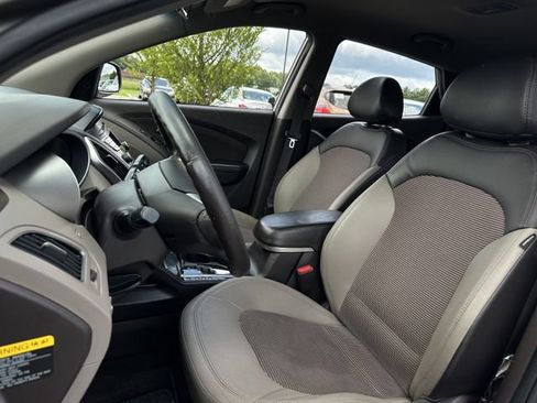 Used 2013 Hyundai Tucson GLS FWD image 12