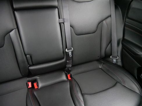 Used 2024 Jeep Compass Trailhawk image 14