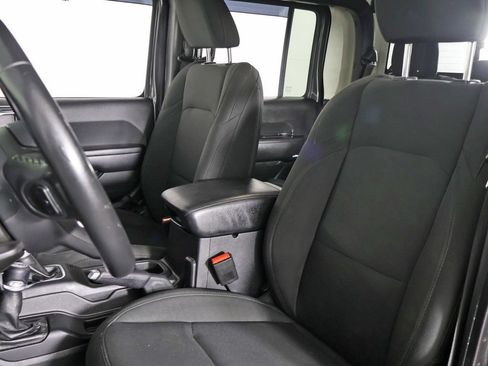 Used 2021 Jeep Gladiator Sport AWD/4WD image 25